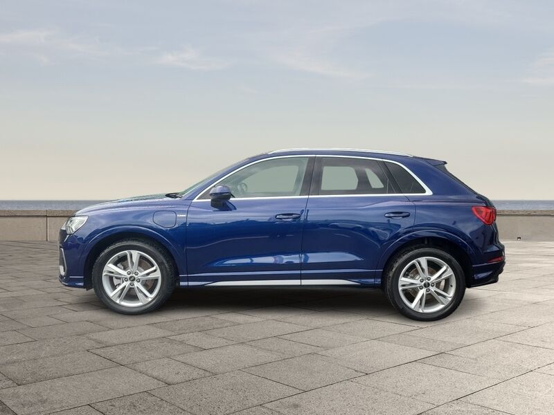 More views of Audi Q3