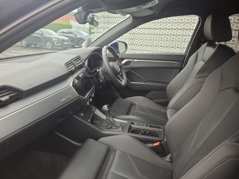 More views of Audi Q3
