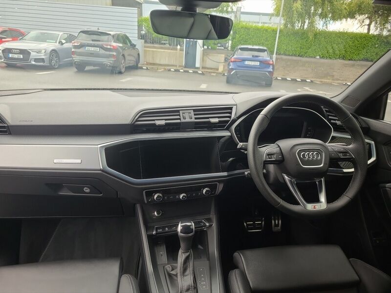 More views of Audi Q3