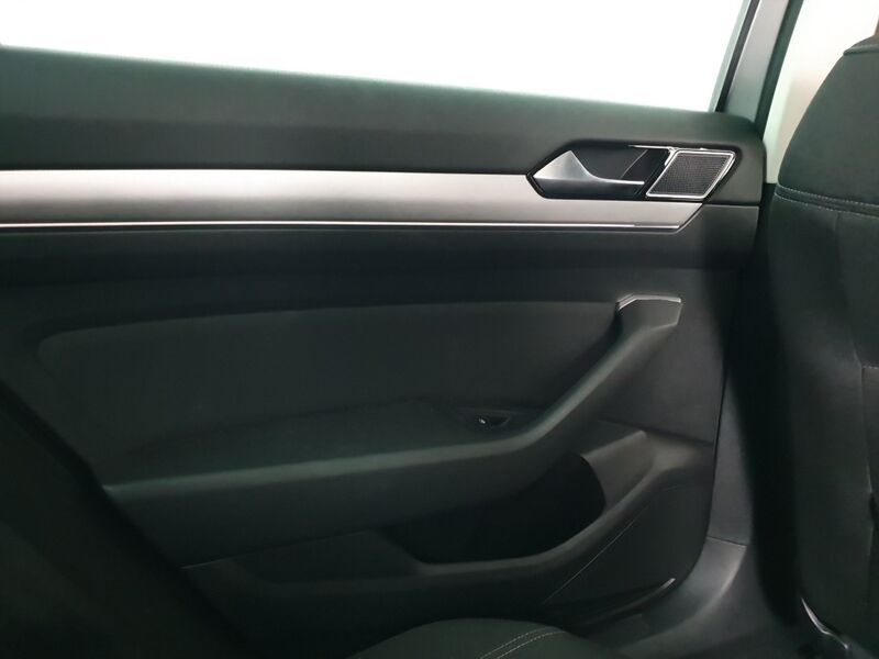 More views of Volkswagen Passat