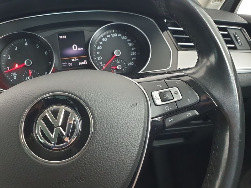 More views of Volkswagen Passat