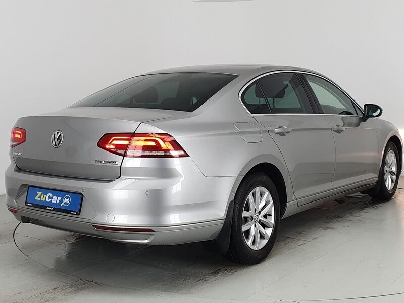More views of Volkswagen Passat