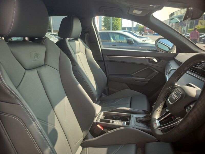 More views of Audi Q3