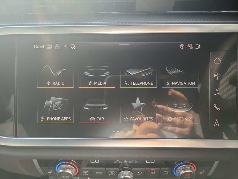 More views of Audi Q3