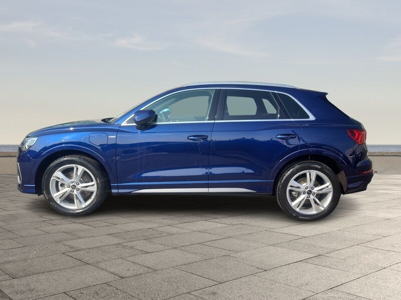 More views of Audi Q3