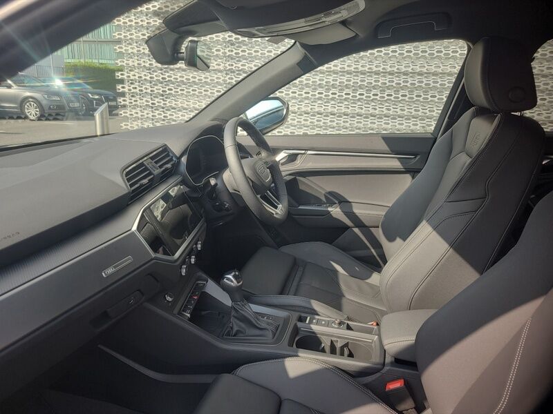 More views of Audi Q3