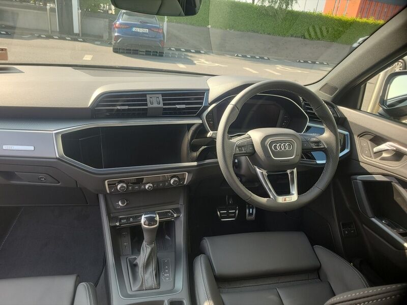 More views of Audi Q3
