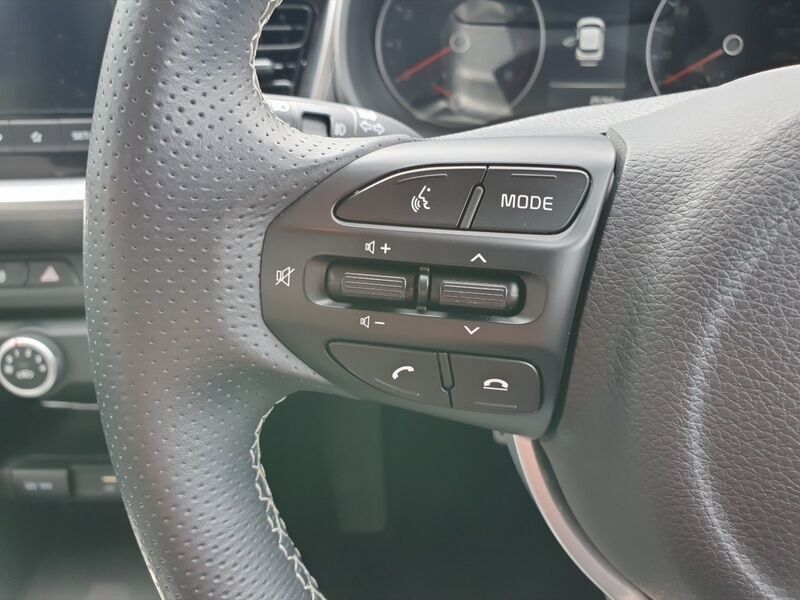 More views of Kia Stonic