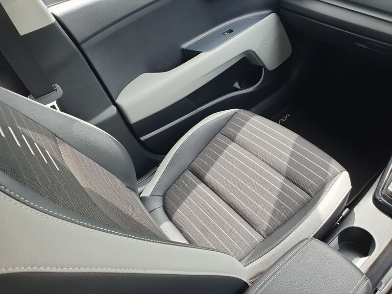 More views of Kia Stonic