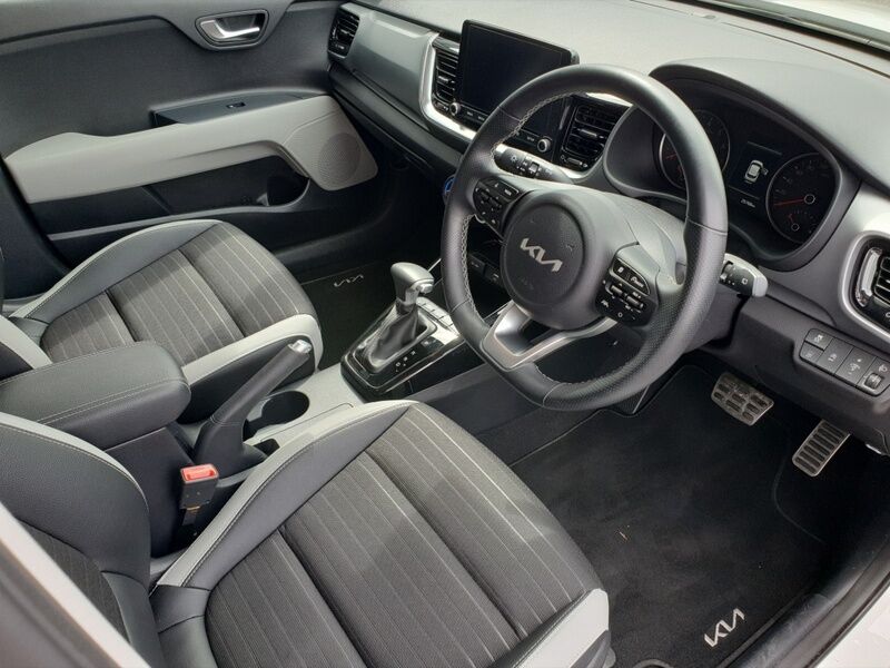 More views of Kia Stonic