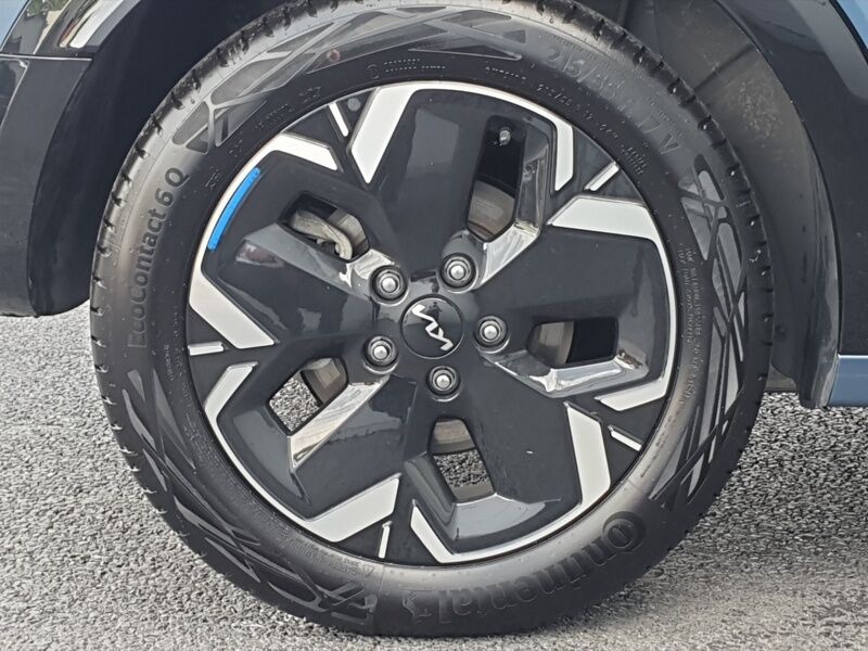 More views of Kia Niro