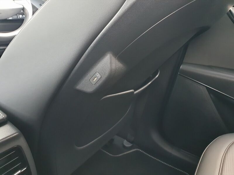 More views of Kia Niro