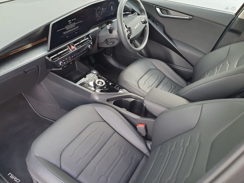 More views of Kia Niro