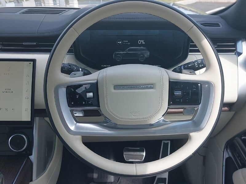 More views of Land Rover Range Rover