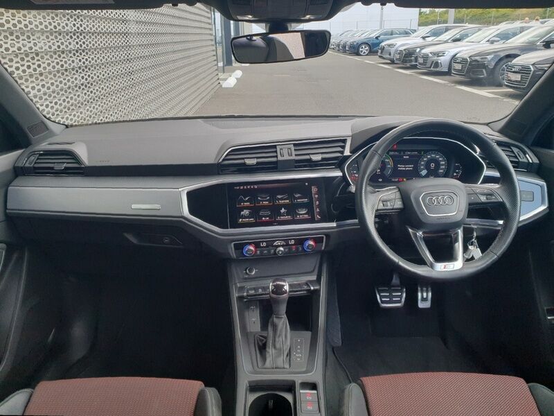 More views of Audi Q3