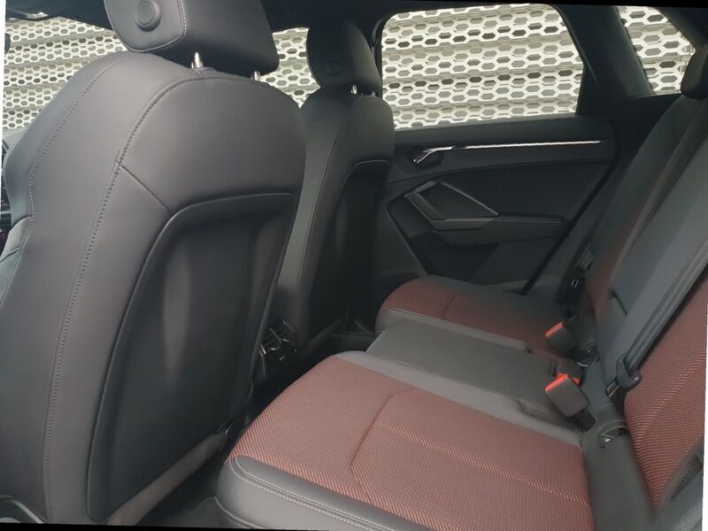 More views of Audi Q3