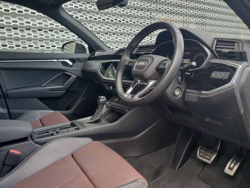 More views of Audi Q3