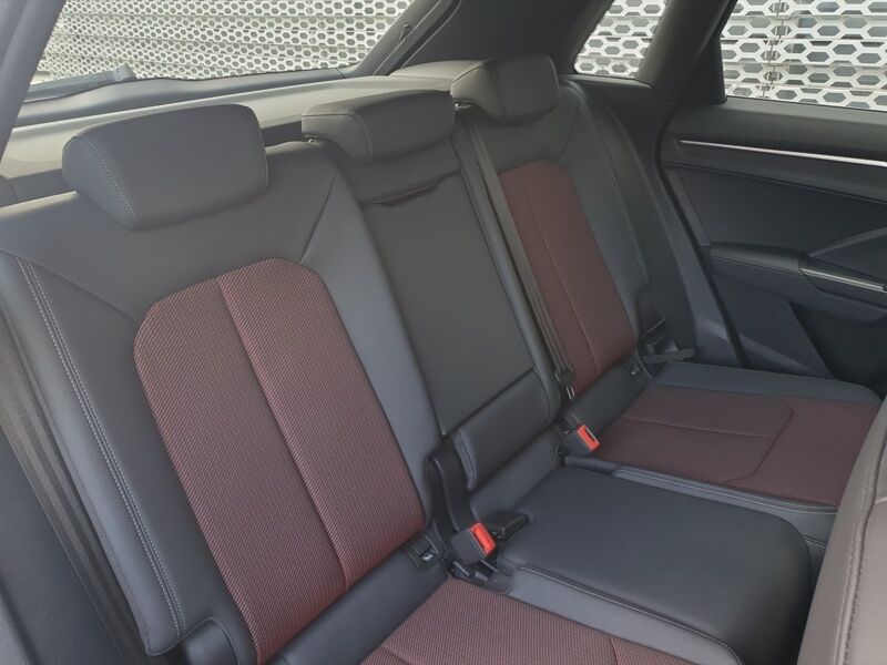 More views of Audi Q3