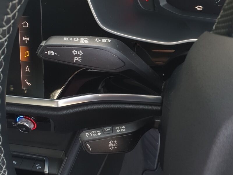 More views of Audi Q3