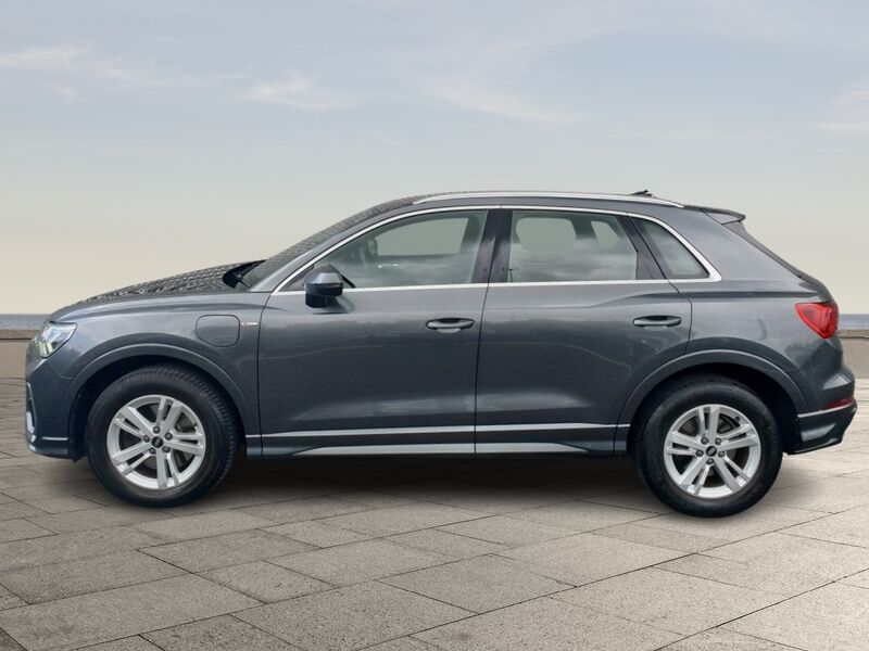 More views of Audi Q3