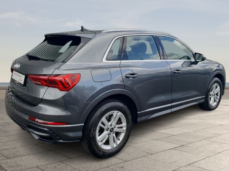 More views of Audi Q3