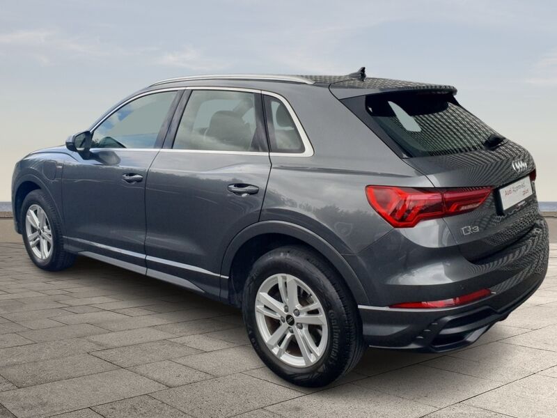 More views of Audi Q3