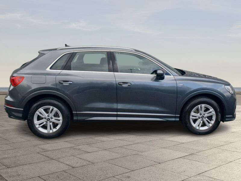 More views of Audi Q3