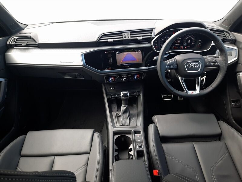 More views of Audi Q3