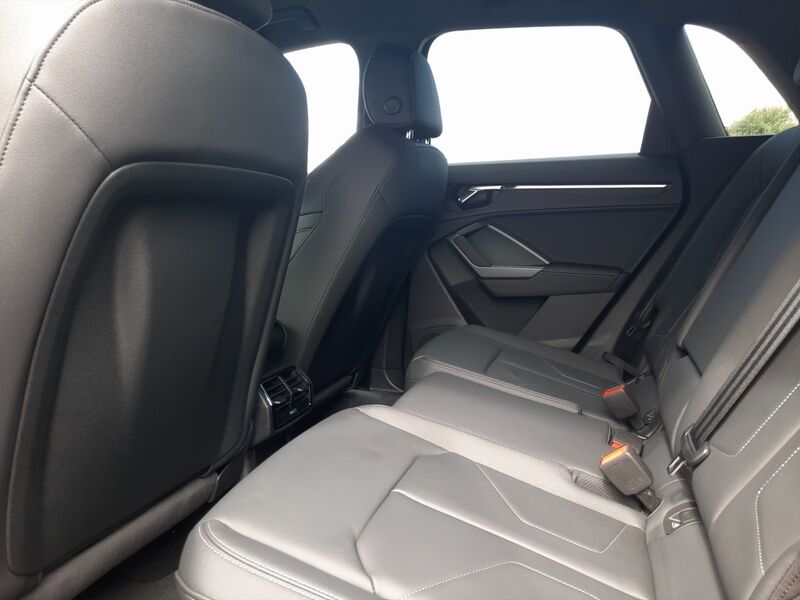 More views of Audi Q3