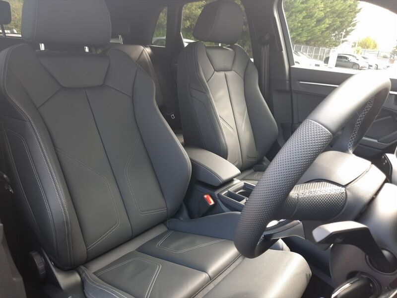 More views of Audi Q3