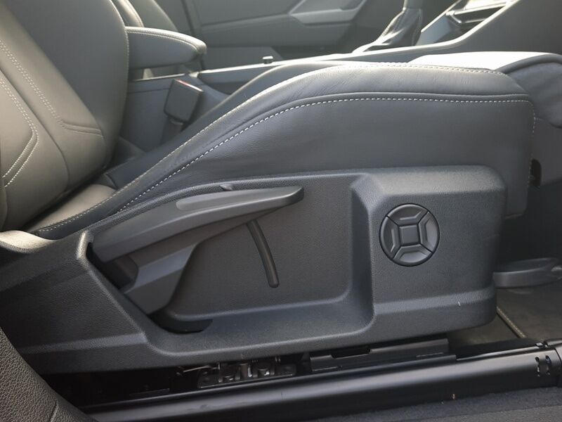 More views of Audi Q3