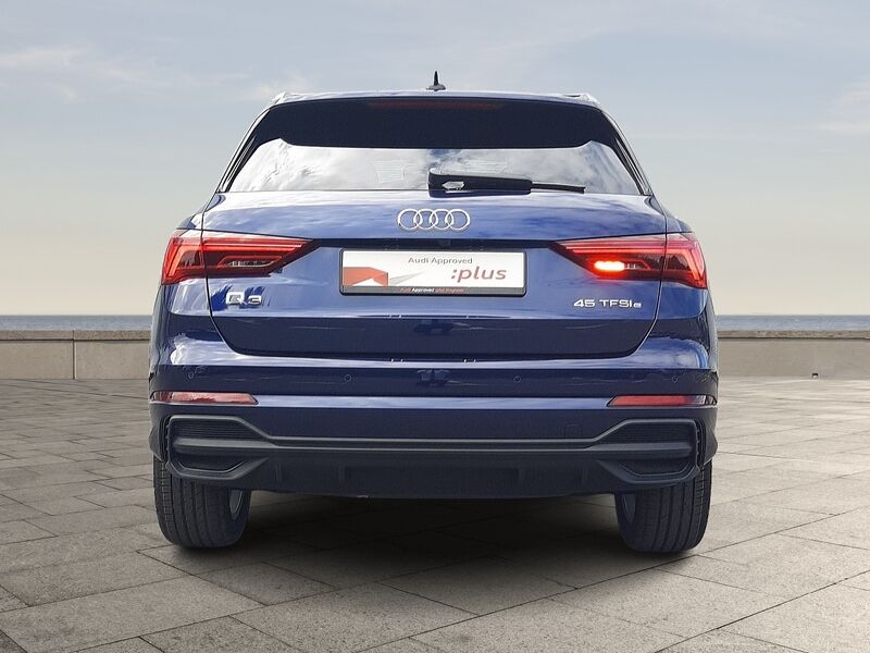 More views of Audi Q3