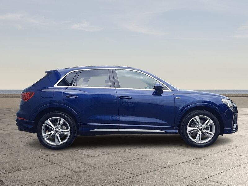 More views of Audi Q3