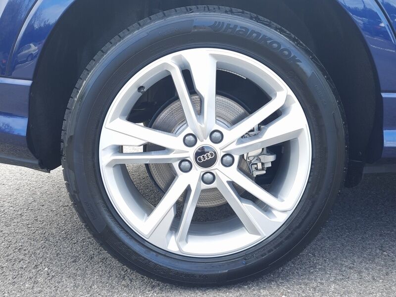 More views of Audi Q3