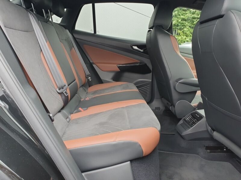 More views of Volkswagen ID.5