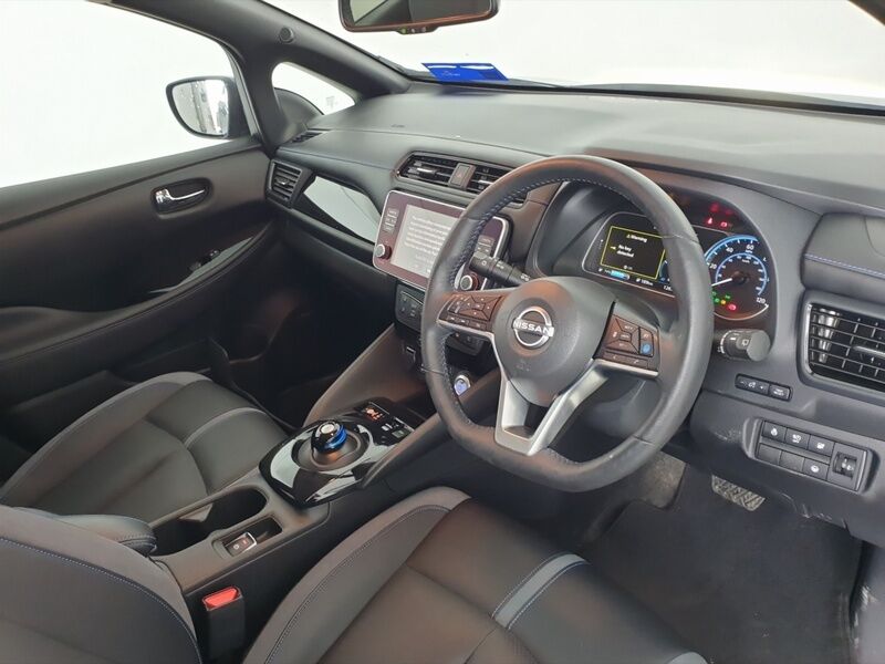 More views of Nissan Leaf