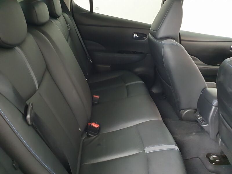 More views of Nissan Leaf