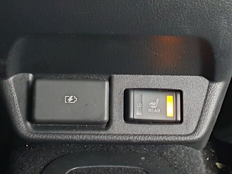 More views of Nissan Leaf