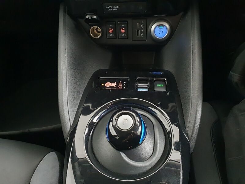 More views of Nissan Leaf