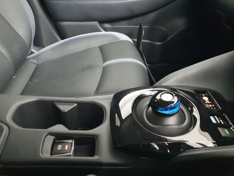 More views of Nissan Leaf