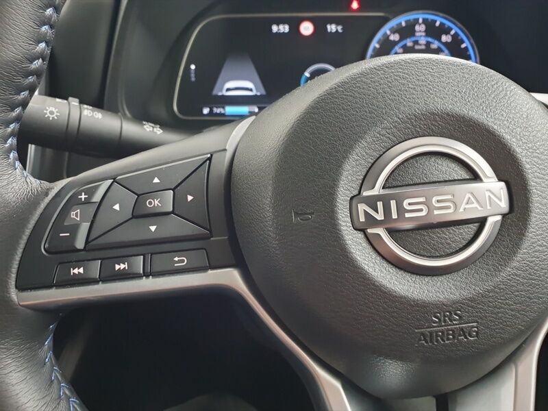 More views of Nissan Leaf