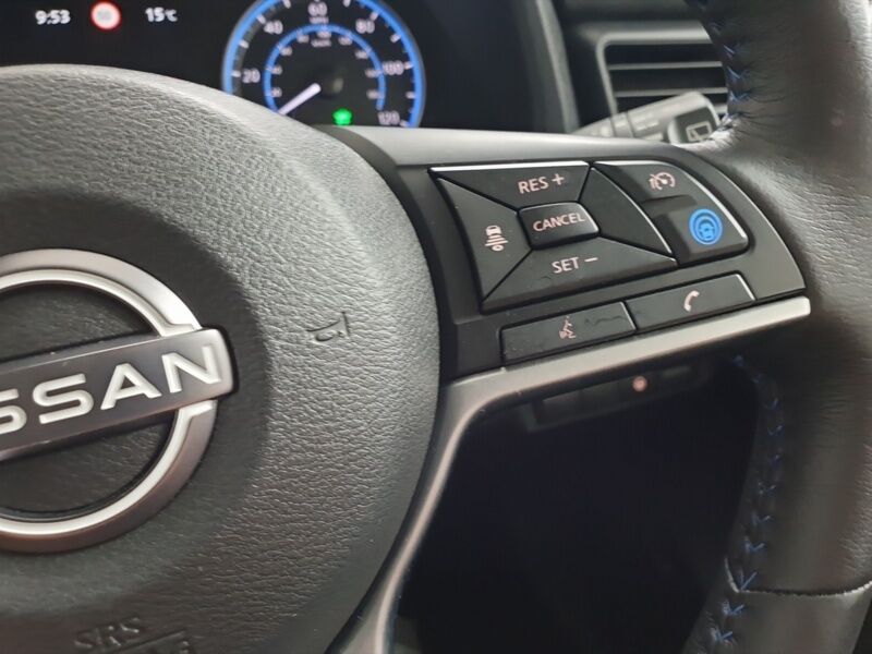 More views of Nissan Leaf