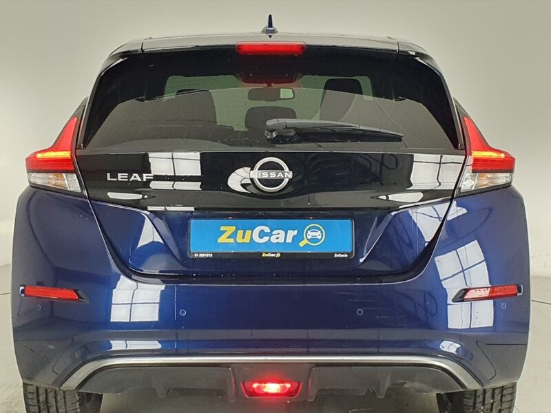 More views of Nissan Leaf