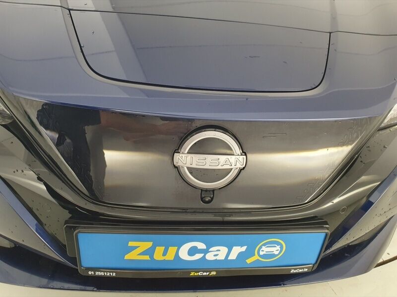 More views of Nissan Leaf
