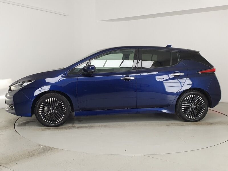 More views of Nissan Leaf