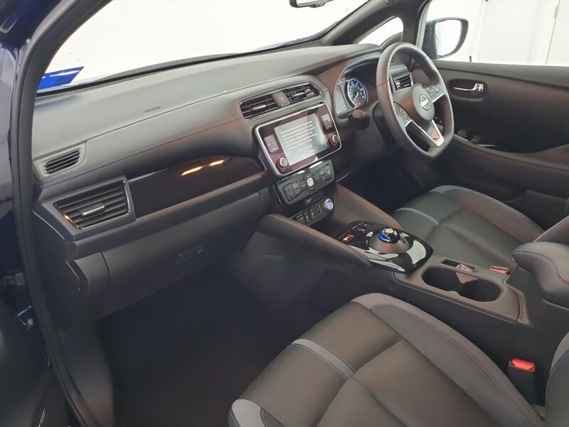 More views of Nissan Leaf