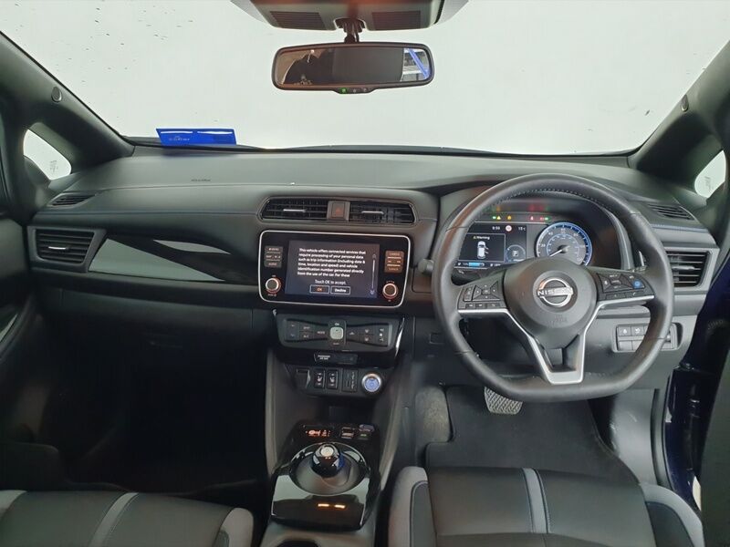 More views of Nissan Leaf