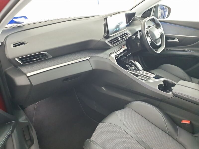 More views of Peugeot 3008