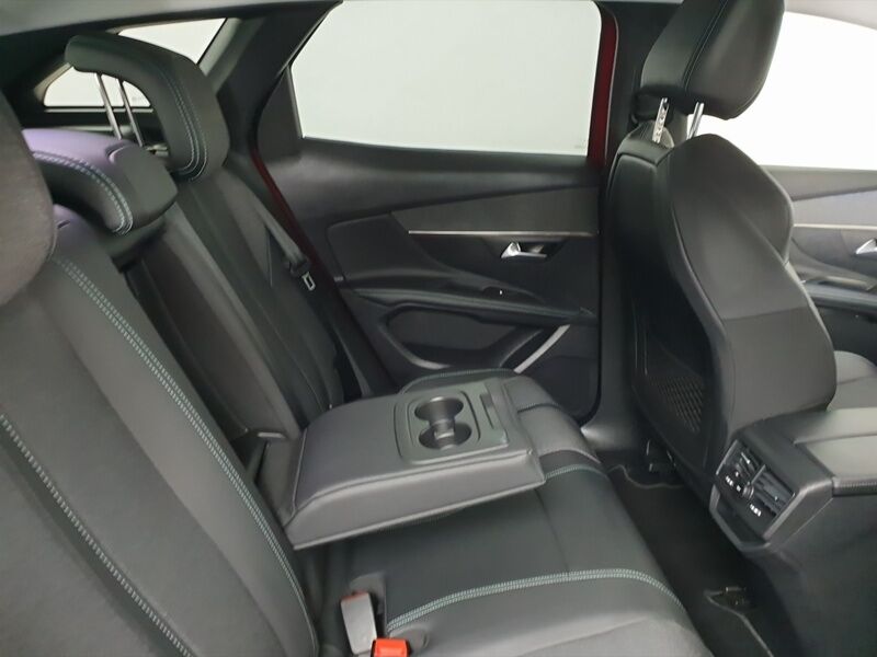 More views of Peugeot 3008