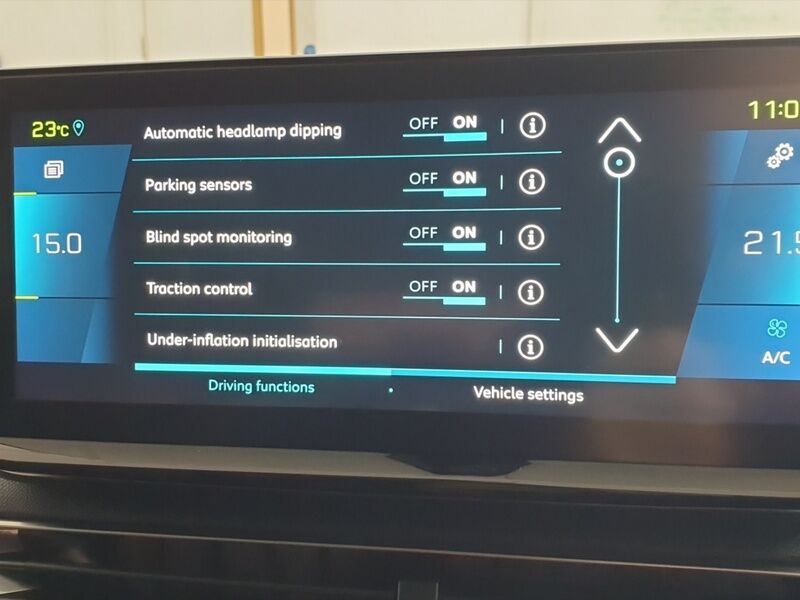 More views of Peugeot 3008